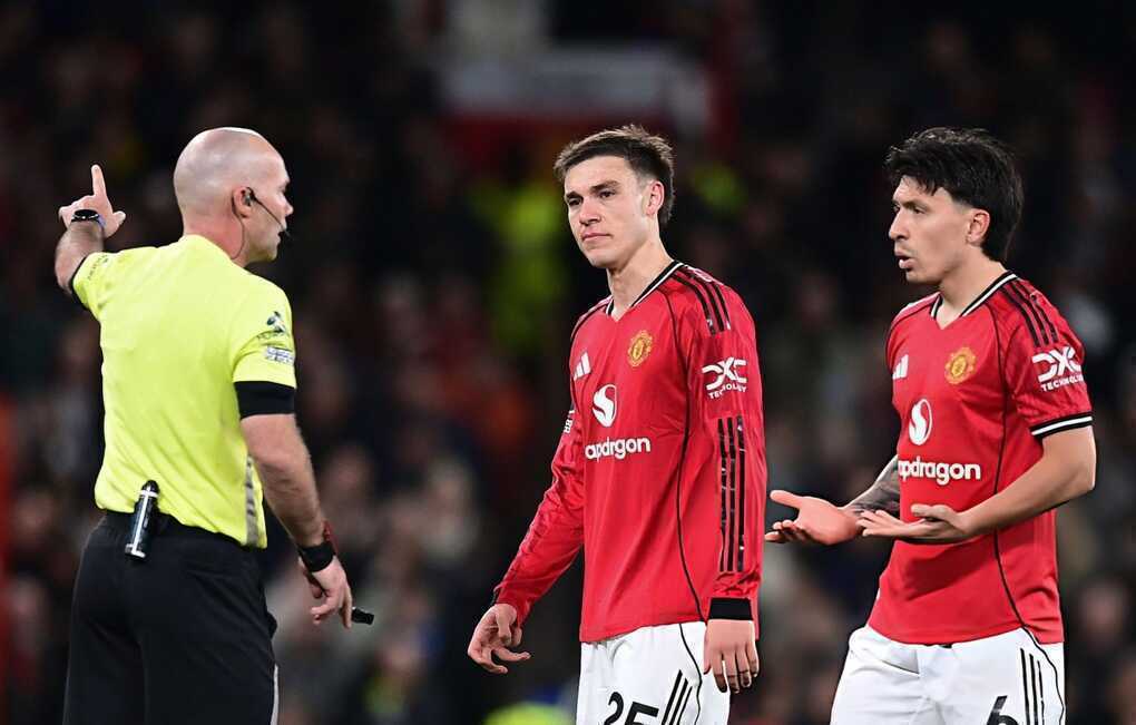 Siêu máy tính dự đoán kết quả trận Chelsea gặp Man Utd