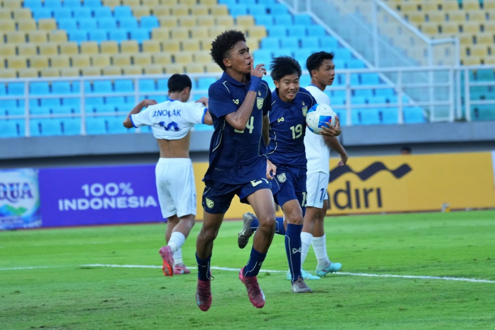 Thắng sốc U17 Thái Lan, U17 Lào giành vé vào bán kết trong ngỡ ngàng - 2