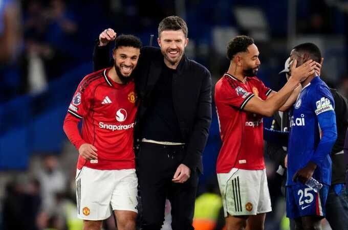 Carrick ca ngợi tinh thần vượt khó của Man Utd