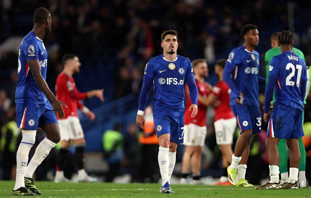 Man Utd đánh bại Chelsea, tiến gần tấm vé dự Champions League