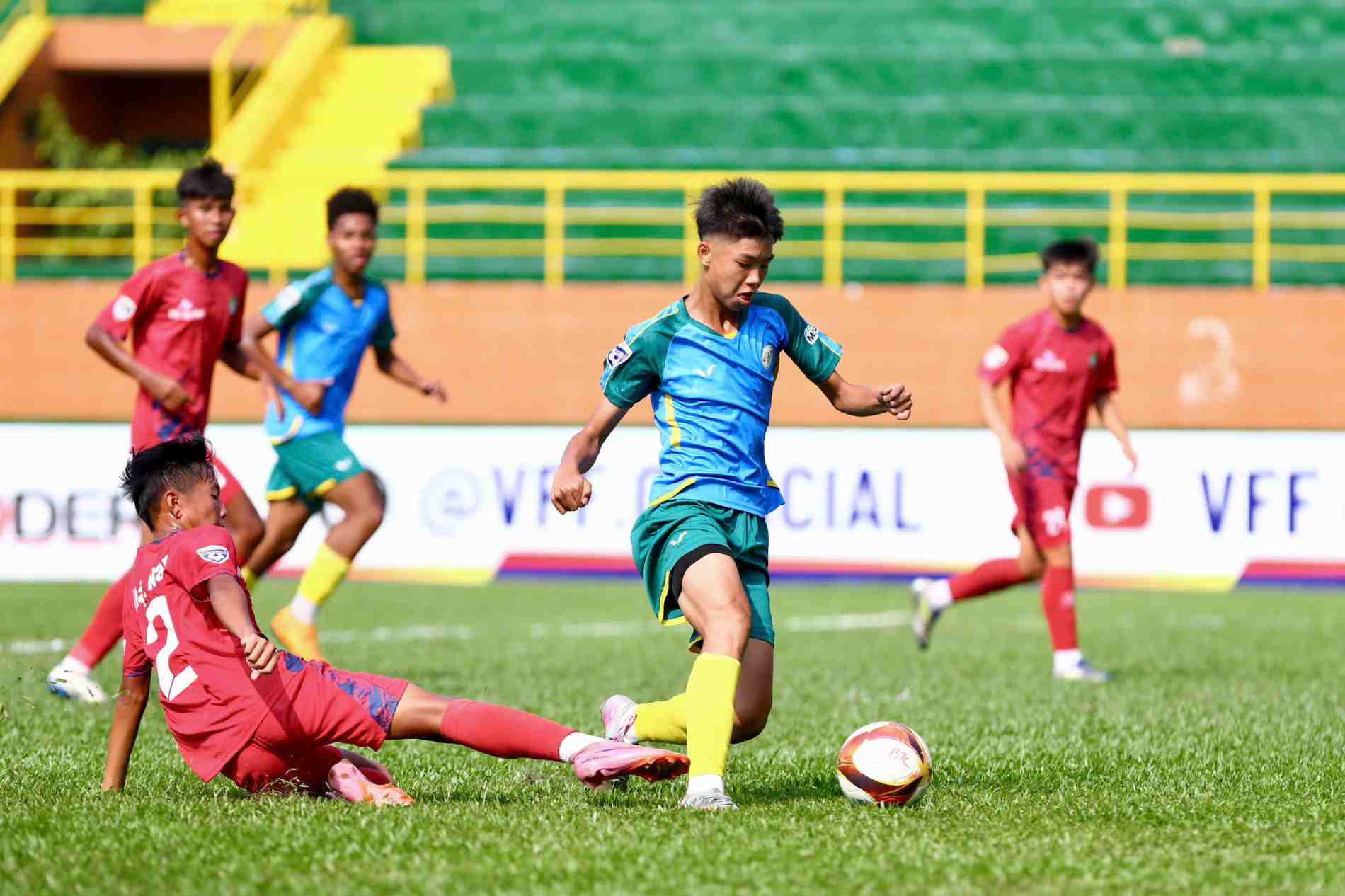 VCK U15 quốc gia: SLNA và Tây Ninh cùng thắng nhọc