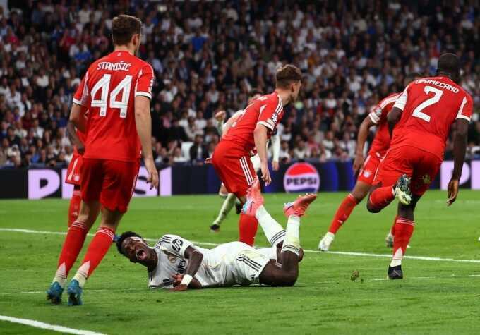 Valdano: `Real như lốp xe bị đâm thủng`