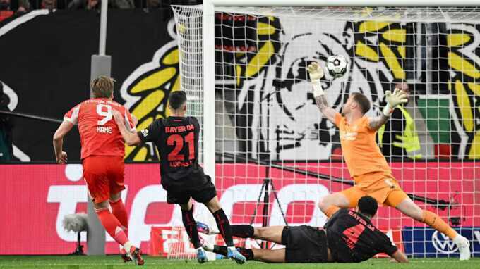 Kane tiến sát danh hiệu thứ 4 cùng Bayern