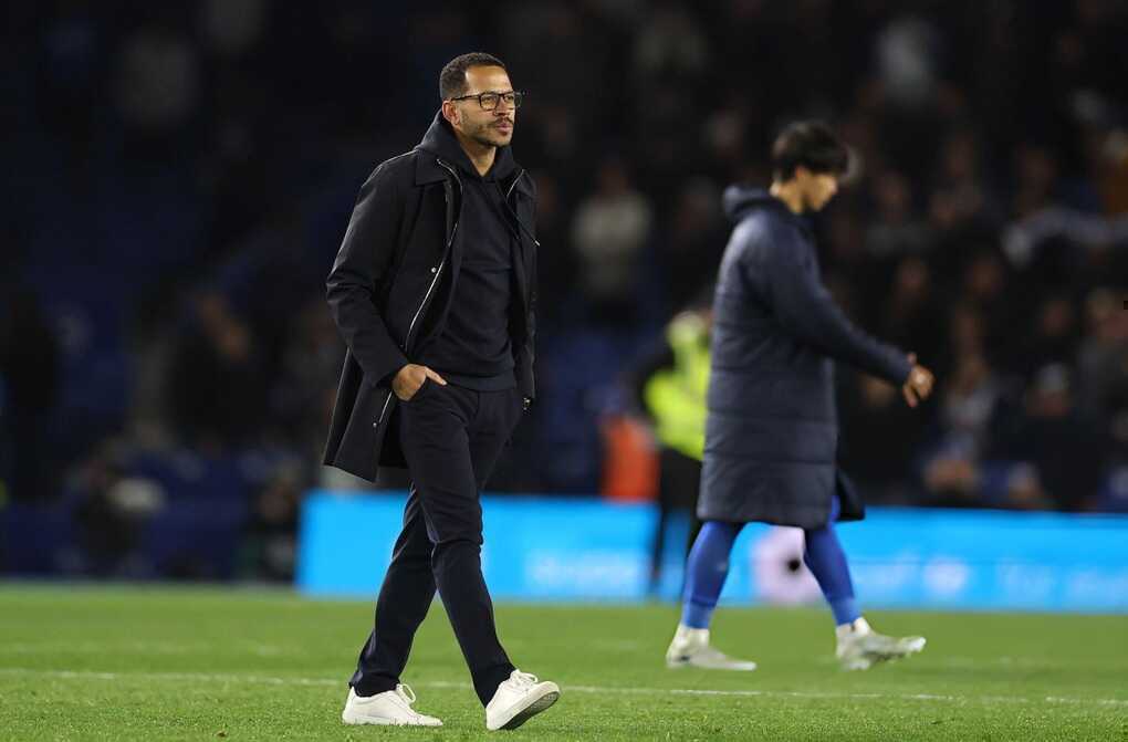 Khủng hoảng leo thang, Chelsea quyết định sa thải HLV Rosenior - 2