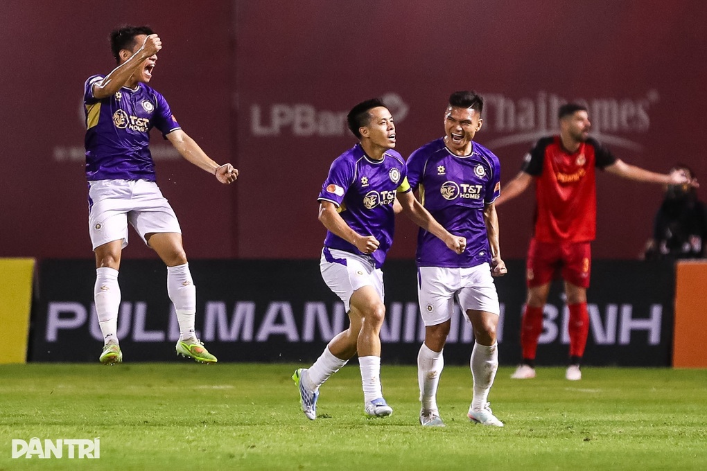 Hà Nội FC thắng kịch tính CLB Ninh Bình, HA Gia Lai chia điểm với Hải Phòng - 4