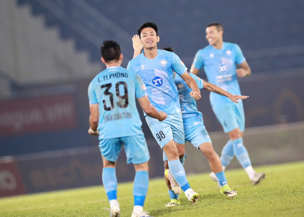 Xuân Son kém duyên ngày Nam Định bị cầm hòa, CLB Thanh Hóa thắng PVF-CAND - 2