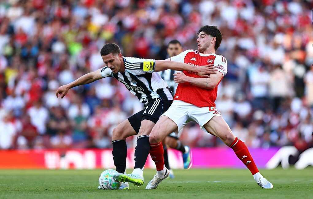 Arsenal vượt ải Newcastle, giành lại ngôi đầu bảng - 2