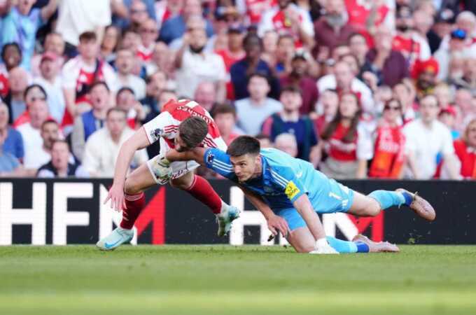 Arteta bức xúc khi Arsenal liên tiếp gặp bất lợi từ trọng tài