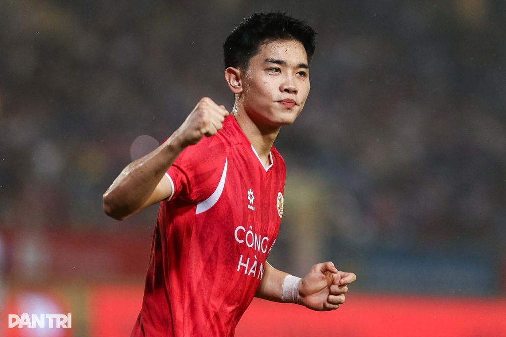 Đình Bắc lập hat-trick, CLB Công an Hà Nội tiến gần ngôi vô địch - 2