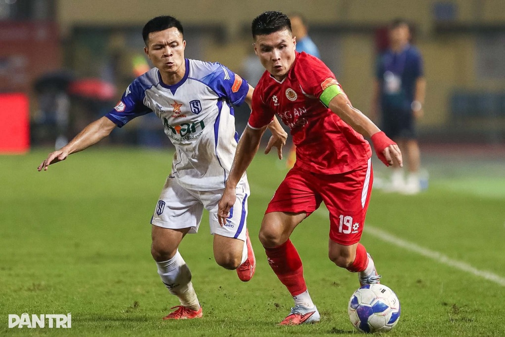 Đình Bắc lập hat-trick, CLB Công an Hà Nội tiến gần ngôi vô địch - 3