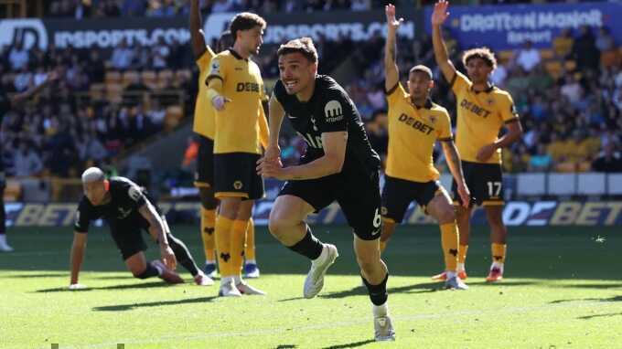 Tottenham ngắt mạch 15 trận không thắng ở Ngoại hạng Anh