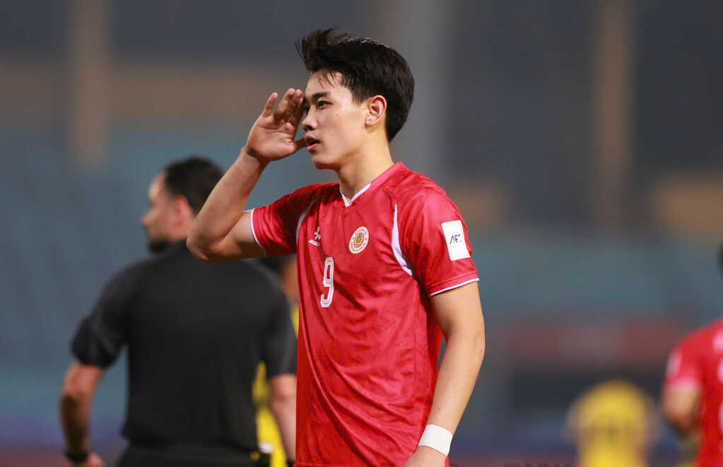 Đình Bắc 4 trận ghi 7 bàn, HLV CAHN nói điều bất ngờ