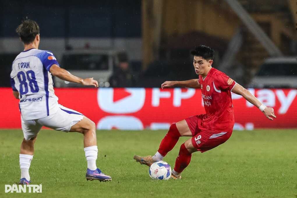 Ghi 7 bàn trong 4 trận đấu, Đình Bắc khẳng định giá trị - 3