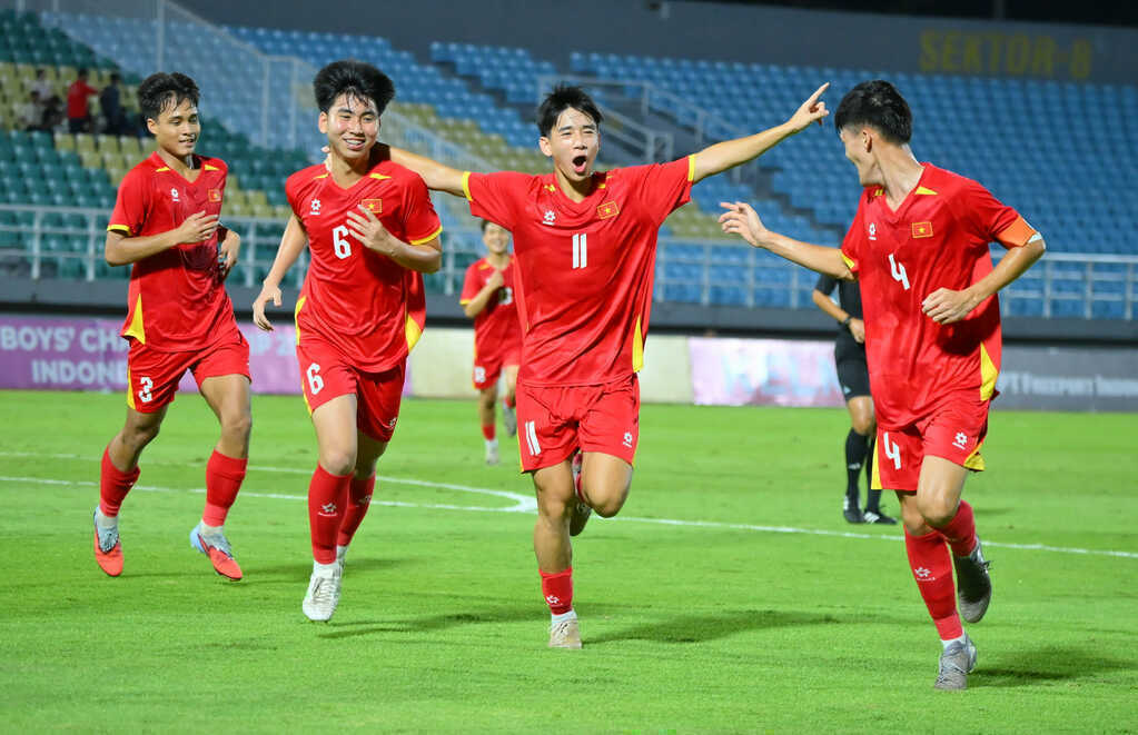 HLV Cristiano Roland tung chiêu, U17 Việt Nam quyết lấy vé World Cup