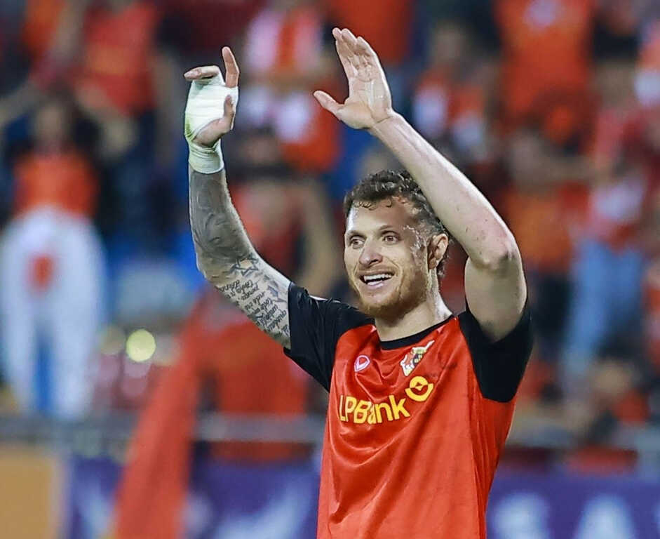 Geovane nhập tịch thành công, HLV Kim Sang Sik chờ `vũ khí mới`