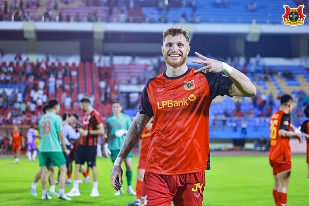 Phản ứng của CĐV Đông Nam Á khi tuyển Việt Nam bổ sung sao Brazil nhập tịch