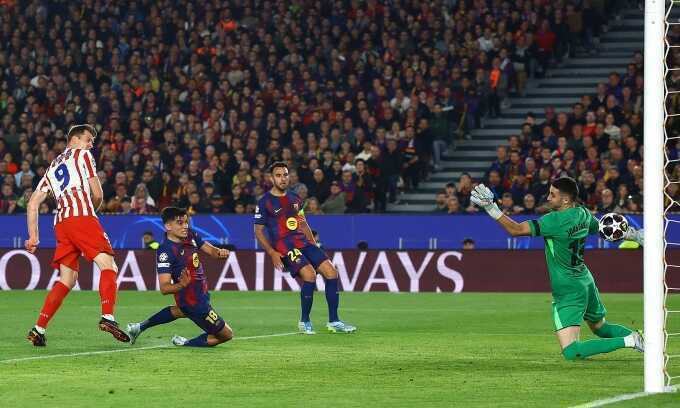 Barca thua Atletico, đứng trước cửa tử Champions League