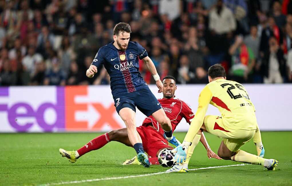 PSG áp đảo Liverpool, đặt một chân vào bán kết Champions League - 2