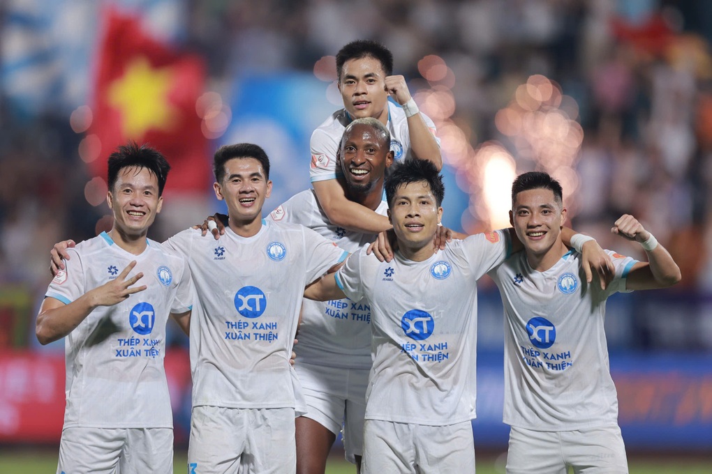 CLB Nam Định thắng dù vắng Xuân Son, Hoàng Hên tỏa sáng cùng Hà Nội FC - 2