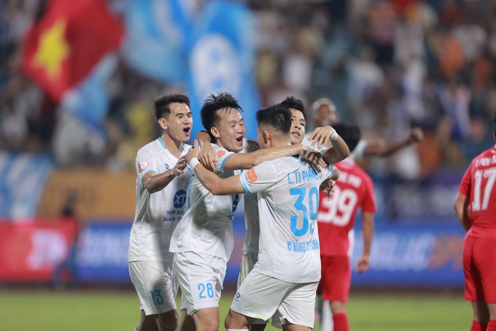 CLB Nam Định thắng dù vắng Xuân Son, Hoàng Hên tỏa sáng cùng Hà Nội FC - 3