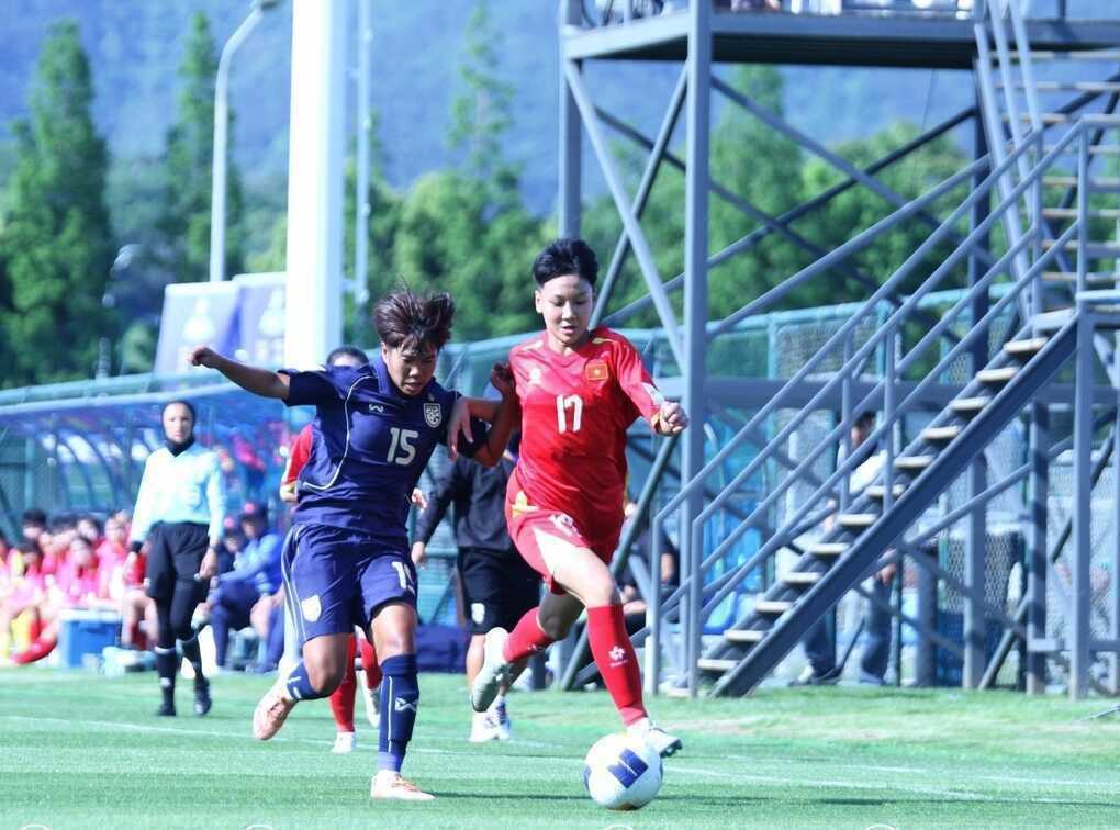 U17 nữ Việt Nam hoà kịch tính Thái Lan ở giải châu Á