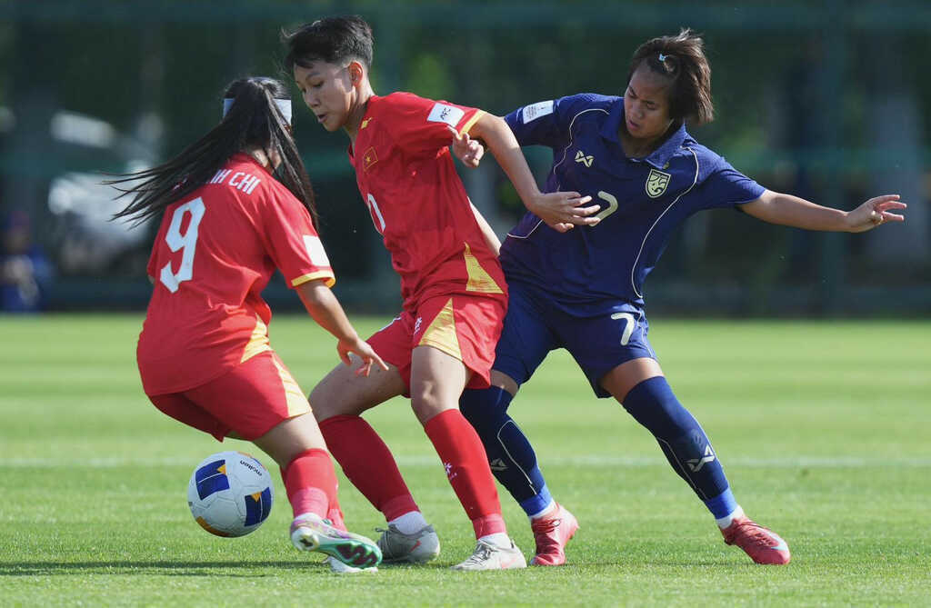 U17 nữ Việt Nam hòa nghẹt thở Thái Lan trận ra quân giải châu Á