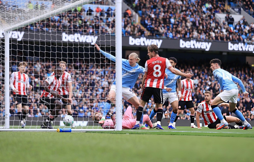 Man City thắng đậm Brentford, tiếp tục gây áp lực lên Arsenal - 3