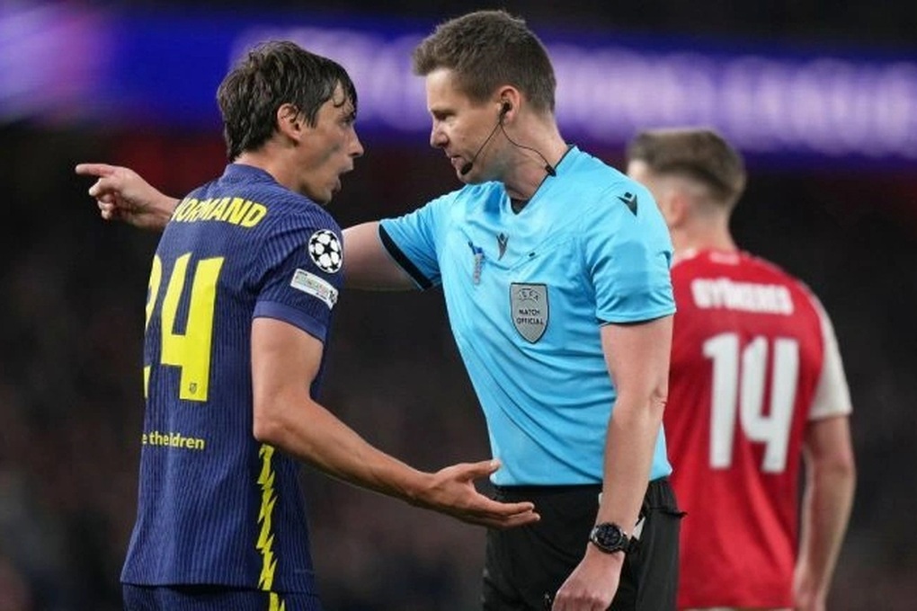 Xác định trọng tài điều khiển trận chung kết Champions League - 2