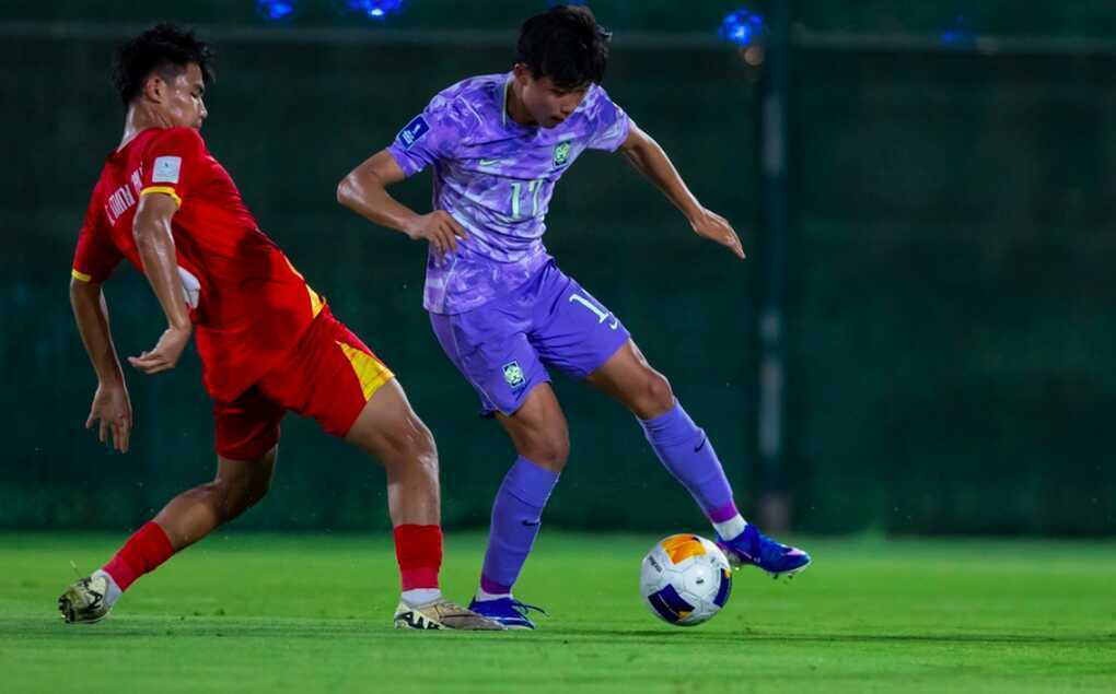 U17 Việt Nam - U17 UAE (0h ngày 14/5): Chạm tay vào vé dự World Cup - 2