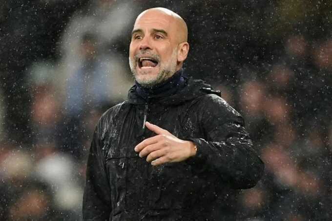 Guardiola: `Man City sẵn sàng vô địch nếu Arsenal sảy chân`