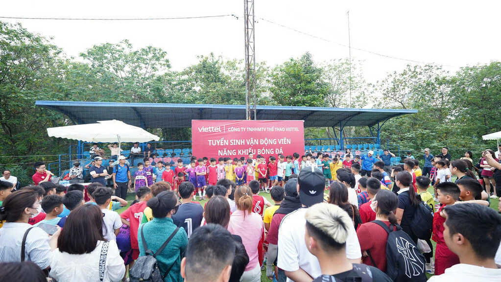 Thể Công Viettel `săn` tài năng bóng đá Việt Nam