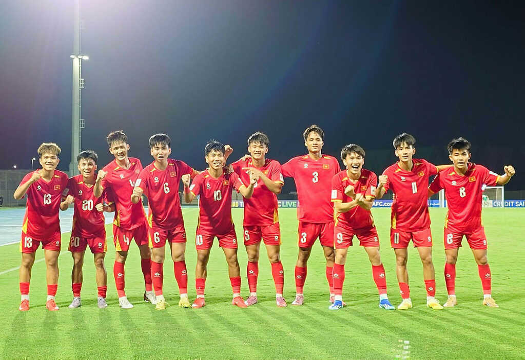 Xác định 4 cặp đấu tứ kết U17 châu Á 2026, Việt Nam tạo địa chấn