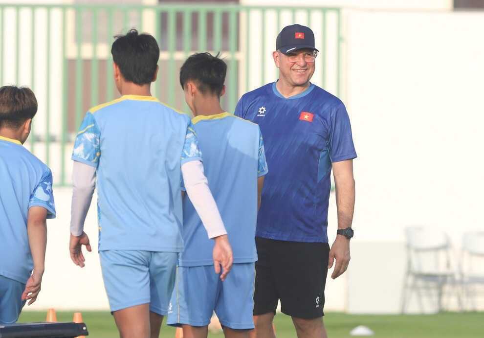 HLV Cristiano Roland: “U17 Australia mạnh hơn, U17 Việt Nam gặp khó”