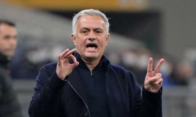 Tin bóng đá - Real được khuyên bổ nhiệm Raul thay vì Mourinho