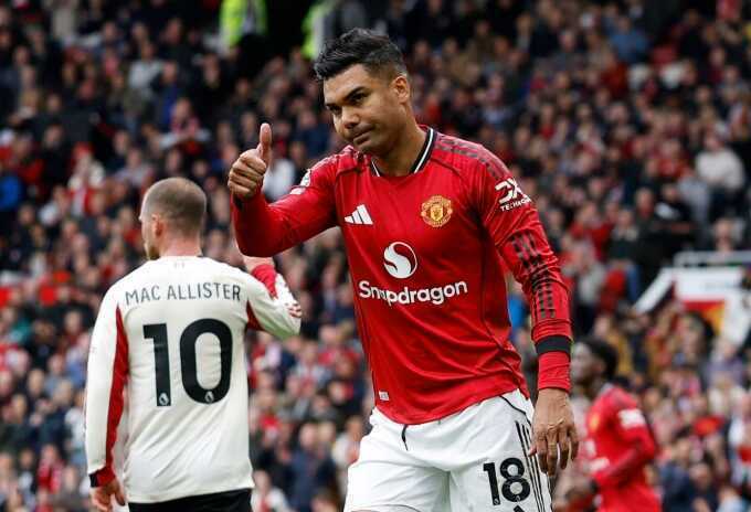 Carragher và lời xin lỗi muộn màng dành cho Casemiro