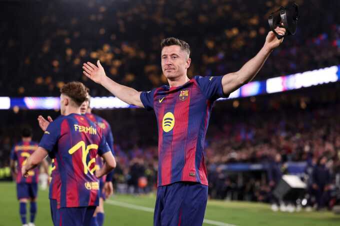 Lewandowski chia tay Barca