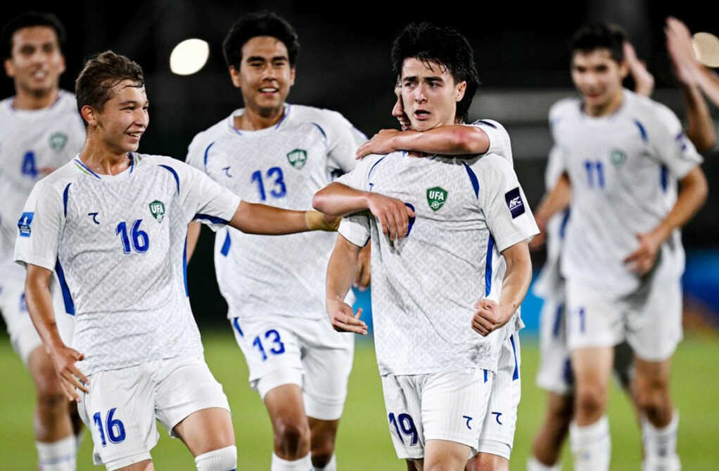 Thắng nghẹt thở U17 Hàn Quốc, U17 Uzbekistan lấy vé bán kết