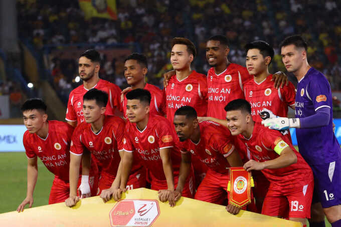 CAHN thách thức nhiều kỷ lục của Hà Nội FC ở V-League