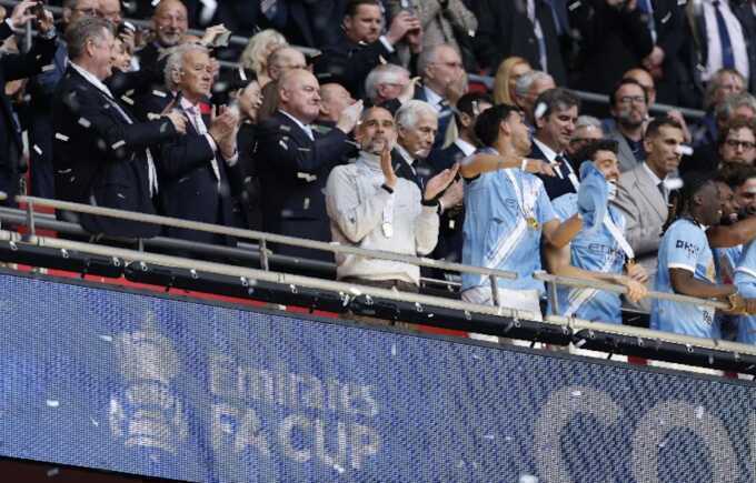 Truyền thông Anh: `Guardiola rời Man City vào cuối mùa`