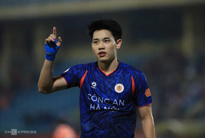 Đình Bắc ghi bàn 5 trận liên tiếp ở V-League