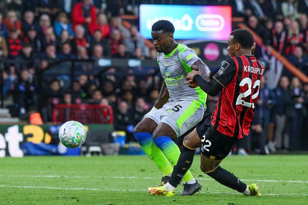 Man City hòa Bournemouth, Arsenal chính thức vô địch Ngoại hạng Anh