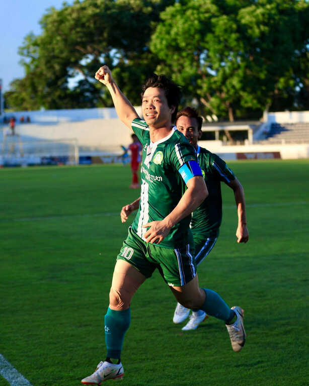 Công Phượng hóa người hùng, Đồng Nai tiến sát vé lên V-League
