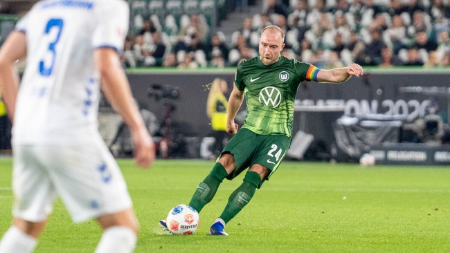 Christian Eriksen dẫn dắt h&agrave;ng tiền vệ đội nh&agrave;.