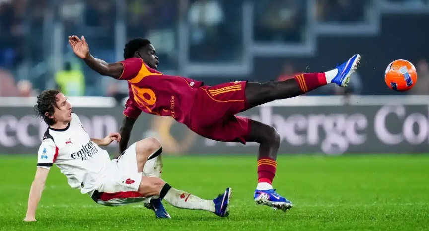 Milan chưa thua trong 2 cuộc chạm tr&aacute;n với Roma m&ugrave;a n&agrave;y.