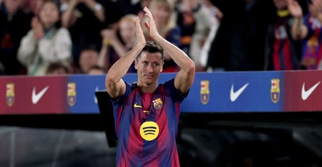 Lewandowski dứt áo rời Barcelona với vị thế một huyền thoại