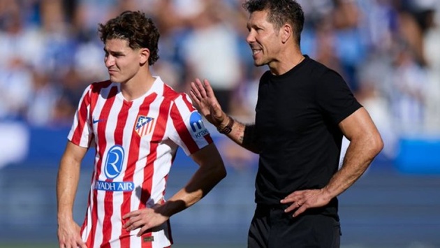 Mối quan hệ giữa Alvarez v&agrave; Simeone vẫn tốt đẹp.