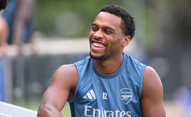 Arsenal đón Timber trở lại cho trận chung kết C1