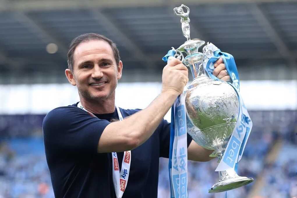 Arsenal vô địch Premier League, HLV Arteta vẫn trượt danh hiệu cao quý - 2