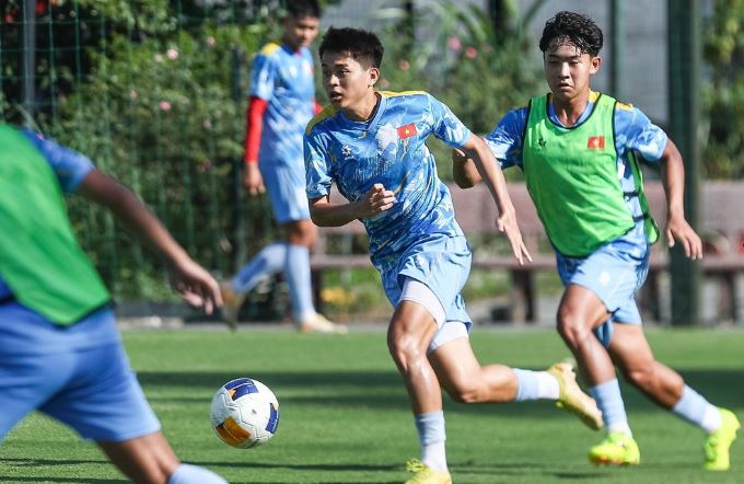 Điểm tin Bóng đá Việt Nam 27/5: ĐT Việt Nam `ém quân`; U19 Việt Nam được VFF `tiếp lửa`