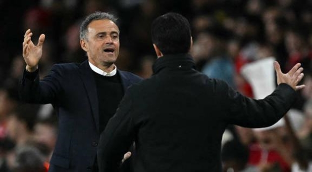 Những yếu tố then chốt quyết định ngôi vương của PSG và Arsenal